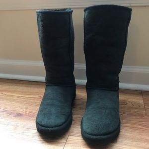 Ugg